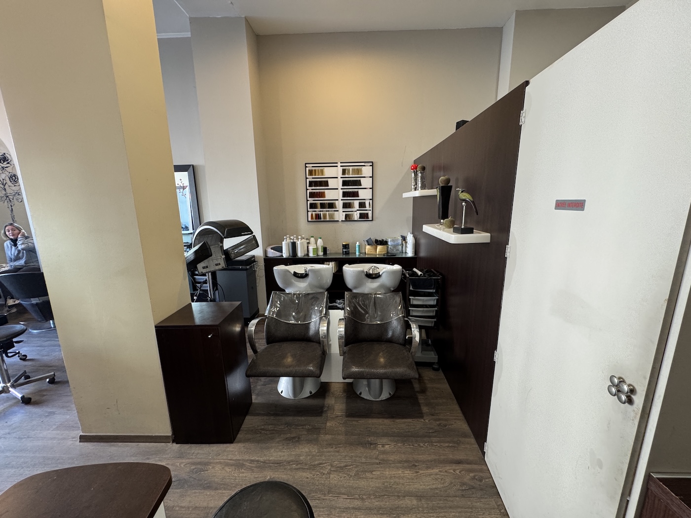 Cherche Coiffeur(se) et Esthéticien(ne) indépendant(e), vue 3