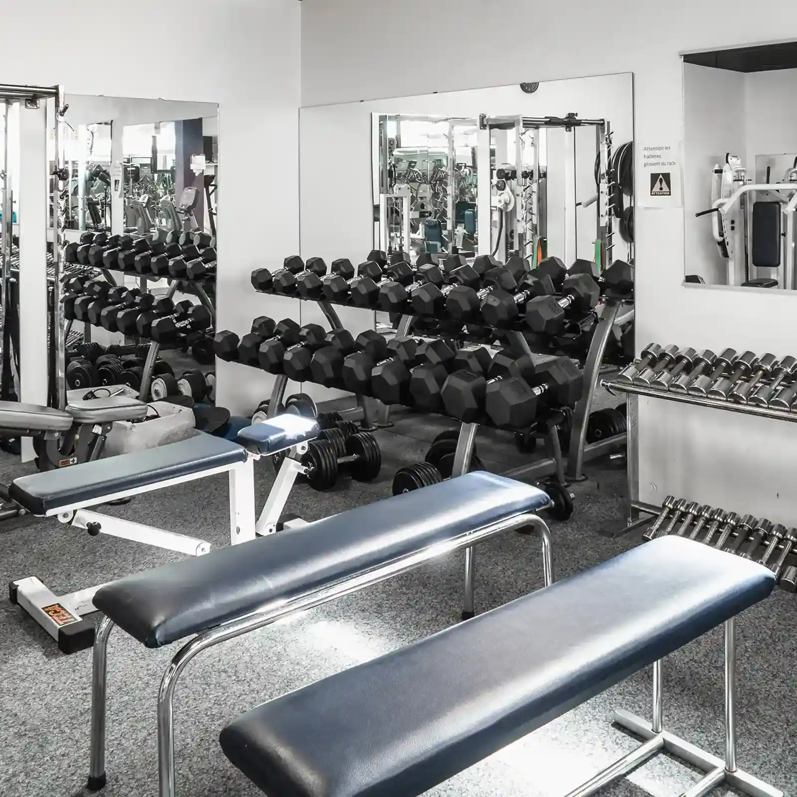 Cabinet thérapeutique à louer avec accès fitness — Universal Fitness Lausanne, vue 2