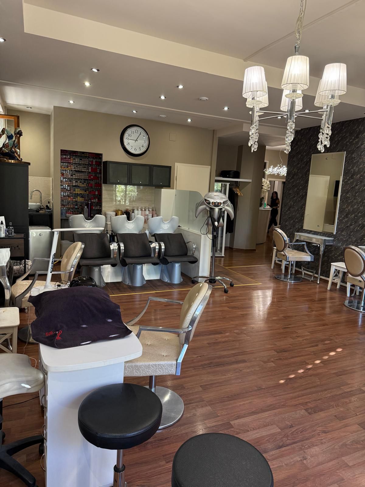 Chaise de coiffure disponible, vue 2
