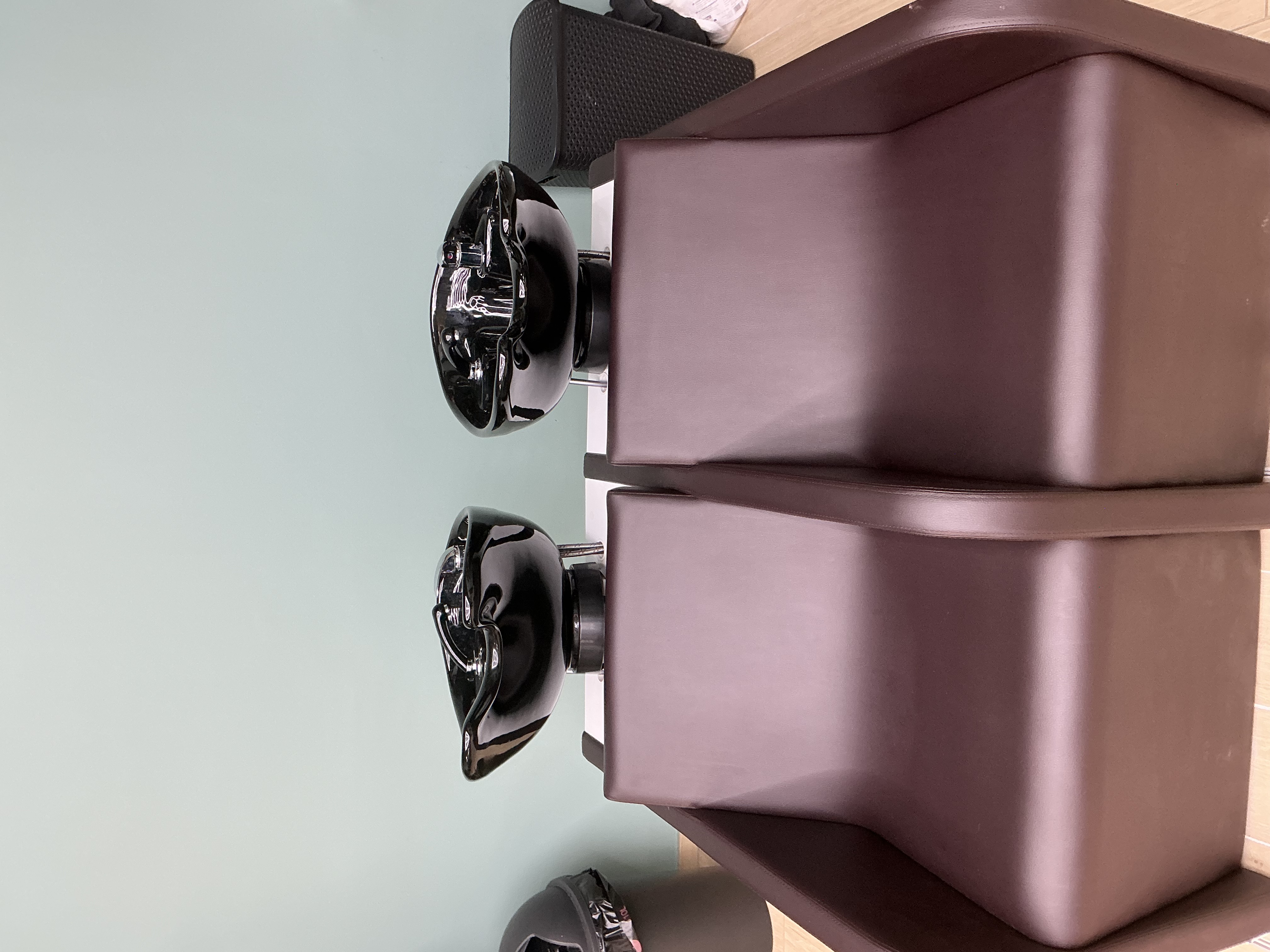 Espace coiffure femme à reprendre dans un salon équipé à Chêne-Bourg, vue 4