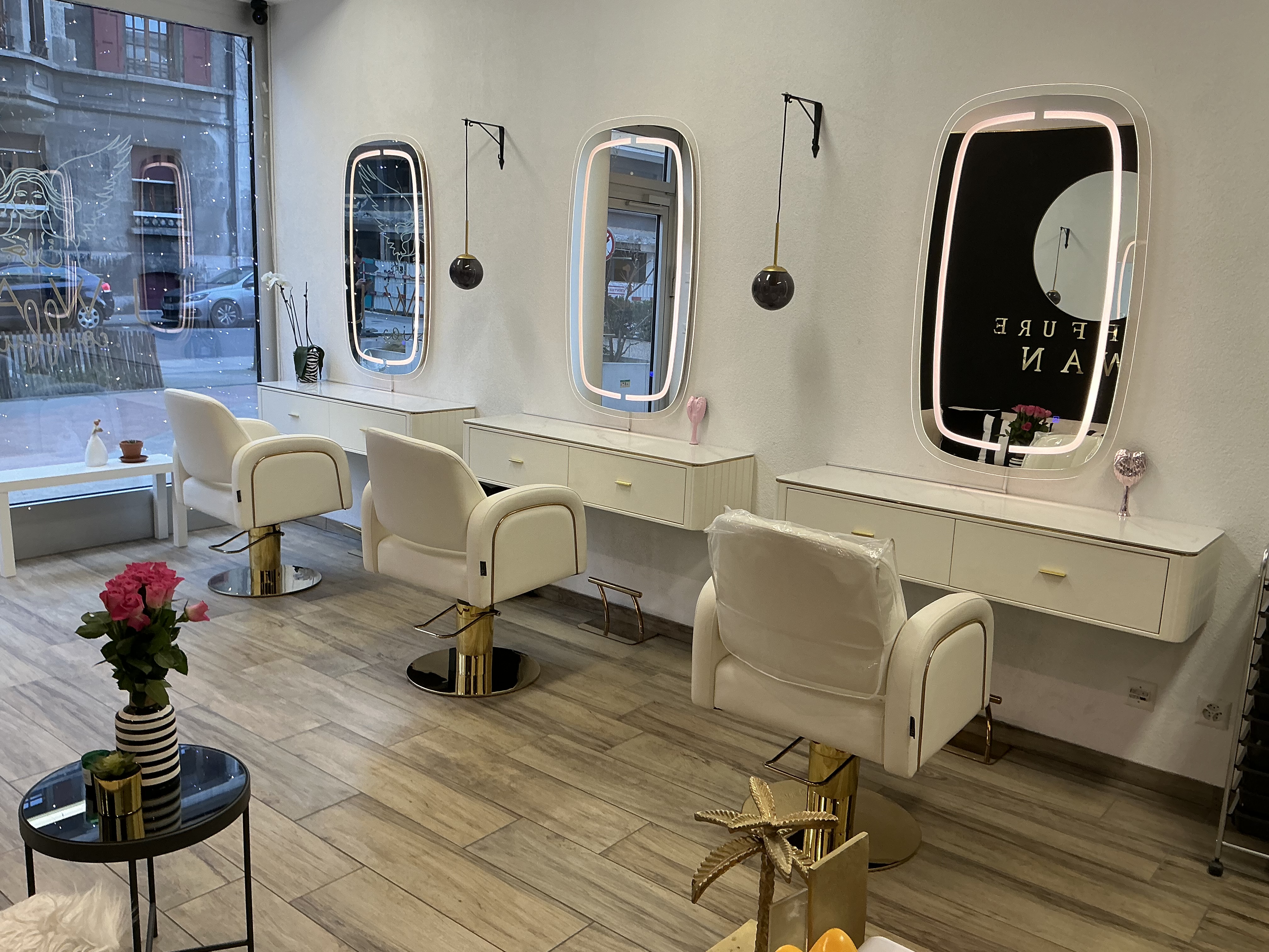 Salon réservé uniquement à la coiffure pour femmes:  2 sièges disponibles à la location avec une formule avantageuse